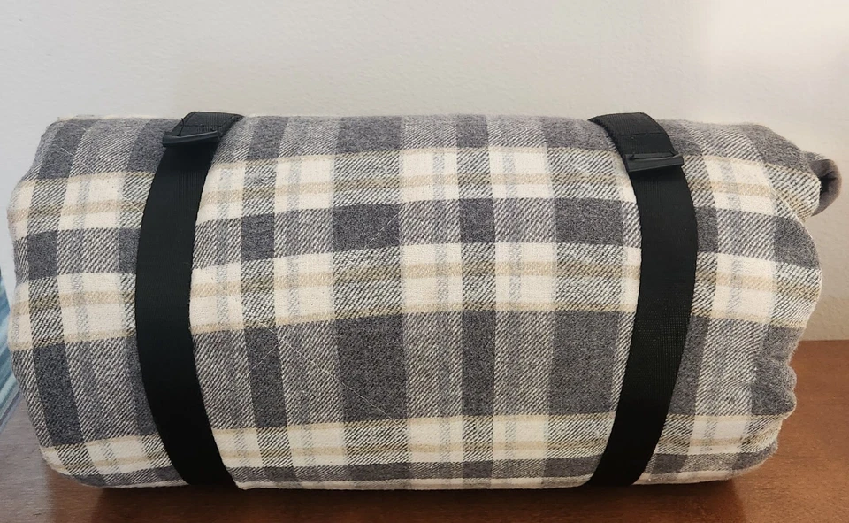 Manta a Cuadros Pottery Barn Hooper 57" X 72" Gris Beige Forro Impermeable Foto 2 de 4