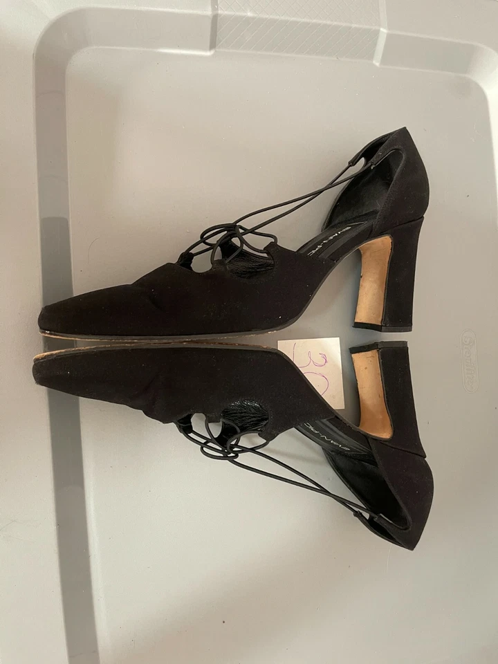 Tacones Evan Picone construcción de plumas punta negra talla 8M Foto 2 de 4