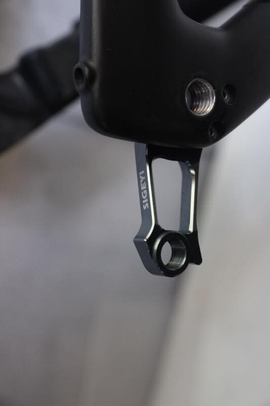 TREK MADONE SLR Gen 7 Carbon Frame 52 (2024) with Handlebar TREK MADONE SLR Gen 7 Carbon Frame 52 (2024) with Handlebar