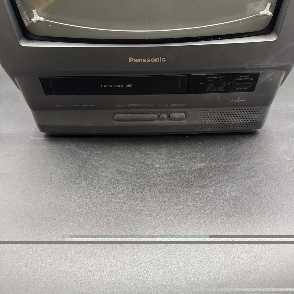Panasonic 13” VCR TV Combo PV-M1367AD Vintage Gaming - Parts - Does Not Turn On - Image 2 of 4