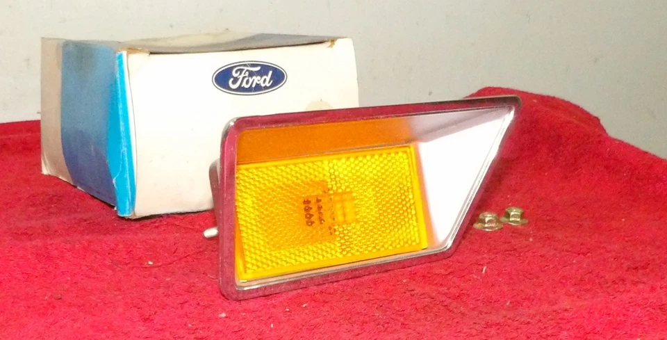 1970 Ford Custom Galaxie 500 XL LTD Brougham NOS R LÂMPADA MARCADORA LATERAL FRONTAL - Imagem 2 de 4