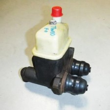 Used Dual Brake Master Cylinder Fits Ford Tw5 Tw25 Tw15 8000 8700 9700 D3nn2140a