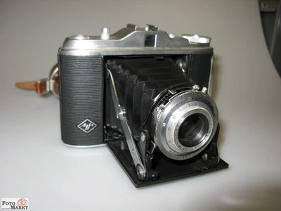 Set: Agfa Isolette I Mittelformat-Kamera Objektiv Agnar 1:4,5/85 mm 6x6 + Tasche - Bild 1 von 3