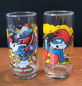 Vintage Peyo 1983 Wallace Berrie & Co. SMURF Drinking Glass ~ Clumsy & Papa