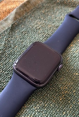 Apple Watch Series 5 GPS 40mm Grau - Schwarz Sportarmband MWV82, gebraucht