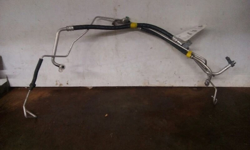 Subaru Forester 2012 mangueras de aire acondicionado 2,5 litros 4 cilindros Foto 2 de 4