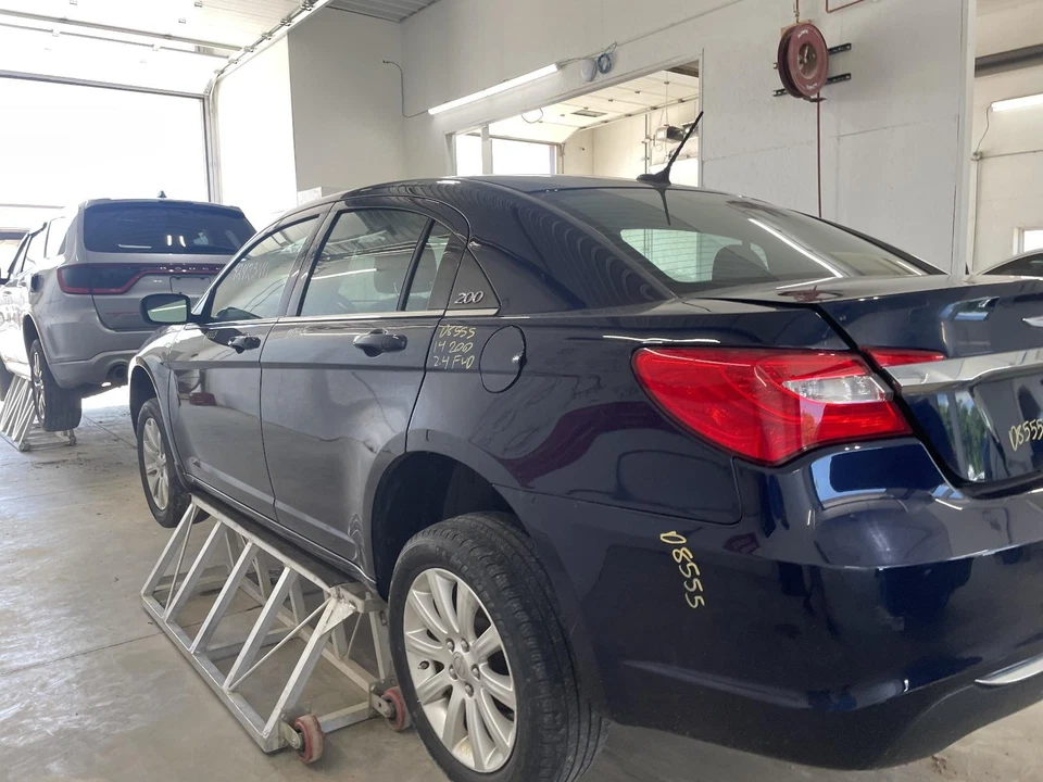 Medidor de velocímetro usado se adapta a: Chrysler 200 Cluster MPH 120 2014 con pantalla Foto 3 de 4