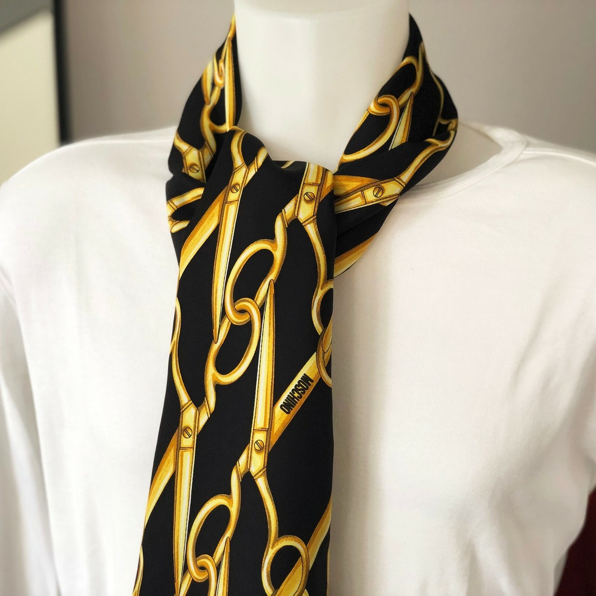モスキーノ MOSCHINO シルクスカーフ 大判 MOSCHINO - MOSCHINO モスキーノ スカーフ シルクの通販 by くら