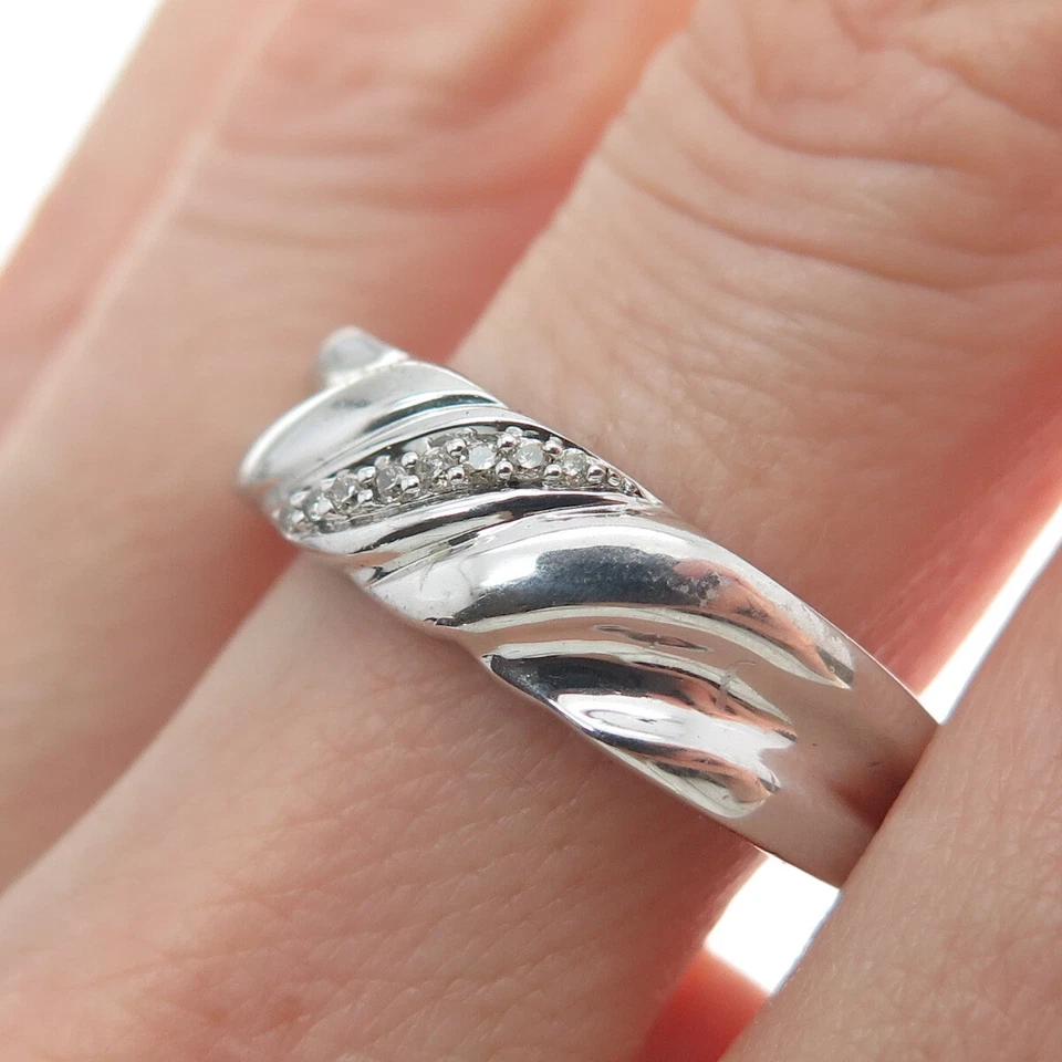 Anillo banda ondulada de diamantes de corte redondo real de plata esterlina Jane Seymour talla 10,25 Foto 2 de 4