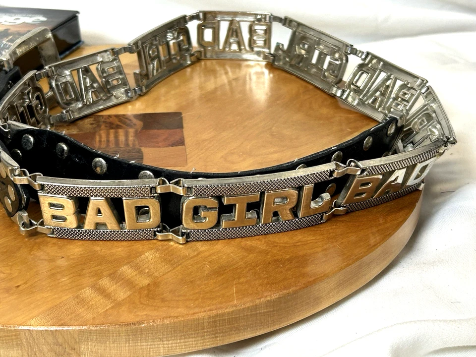 Cinto de corrente Bad Girl pesado concho elos tamanho XL couro sintético aço inoxidável cravejado - Imagem 2 de 4