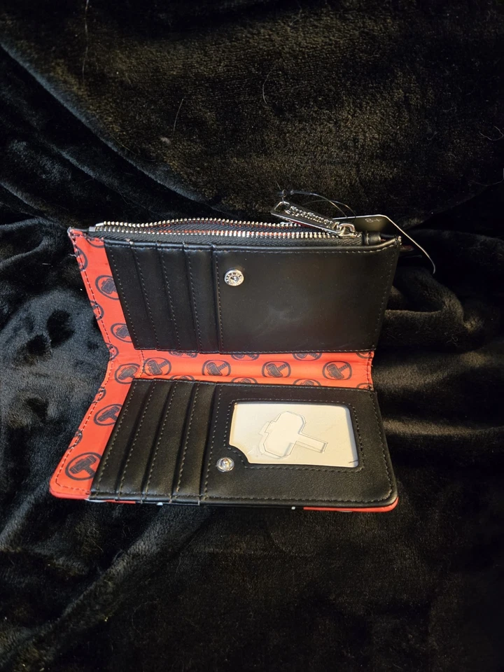 Cartera con solapa Loungefly Disney Marvel Thor: Love and Thunder Cosplay Foto 3 de 3