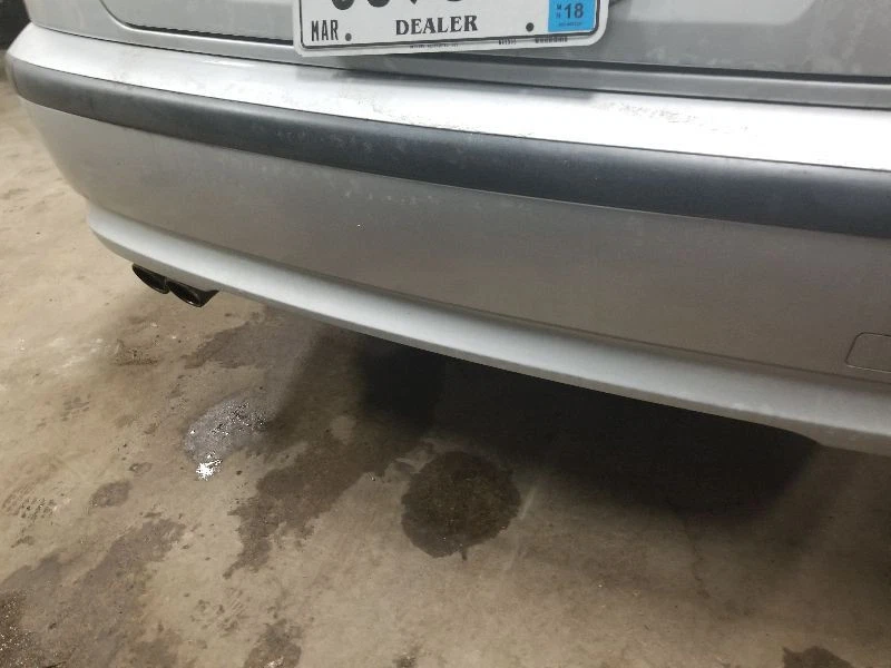 Parachoques trasero sedán sin tecnología M con equipamiento deportivo compatible con BMW 325i 301908 02-05 Foto 2 de 4