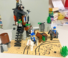 Vintage LEGO 6761 BANDIT'S SECRET HIDEOUT ~ Wild West Missing 4 Pieces