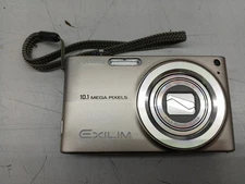 CASIO EX-Z200 Digital Camera 12.1MP Compact Design