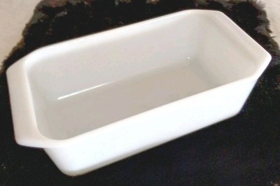 Vtg Pyrex 215-B White Milk Glass Loaf Bread Pan Baking Dish 1.5 qt 9 X 5 X 3 USA