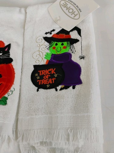 VTG NOS 2000 TARGET HALLOWEEN WHITE EMBROIDERED PUMPKIN/WITCH - 2 HAND TOWELS - Picture 3 of 6