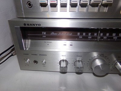 Vintage SANYO Stereo Receiver 2016 + SANYO Cassette Deck RD-5250