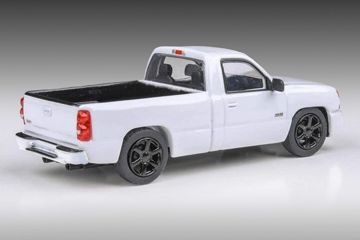 2006 Chevrolet Silverado SS 1:64 Paragon Models PB-55834 | eBay