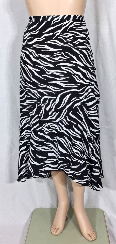 TAKING SHAPE Size 14 Black and White Pull On Wrap Look Ruffle Detail Skirt