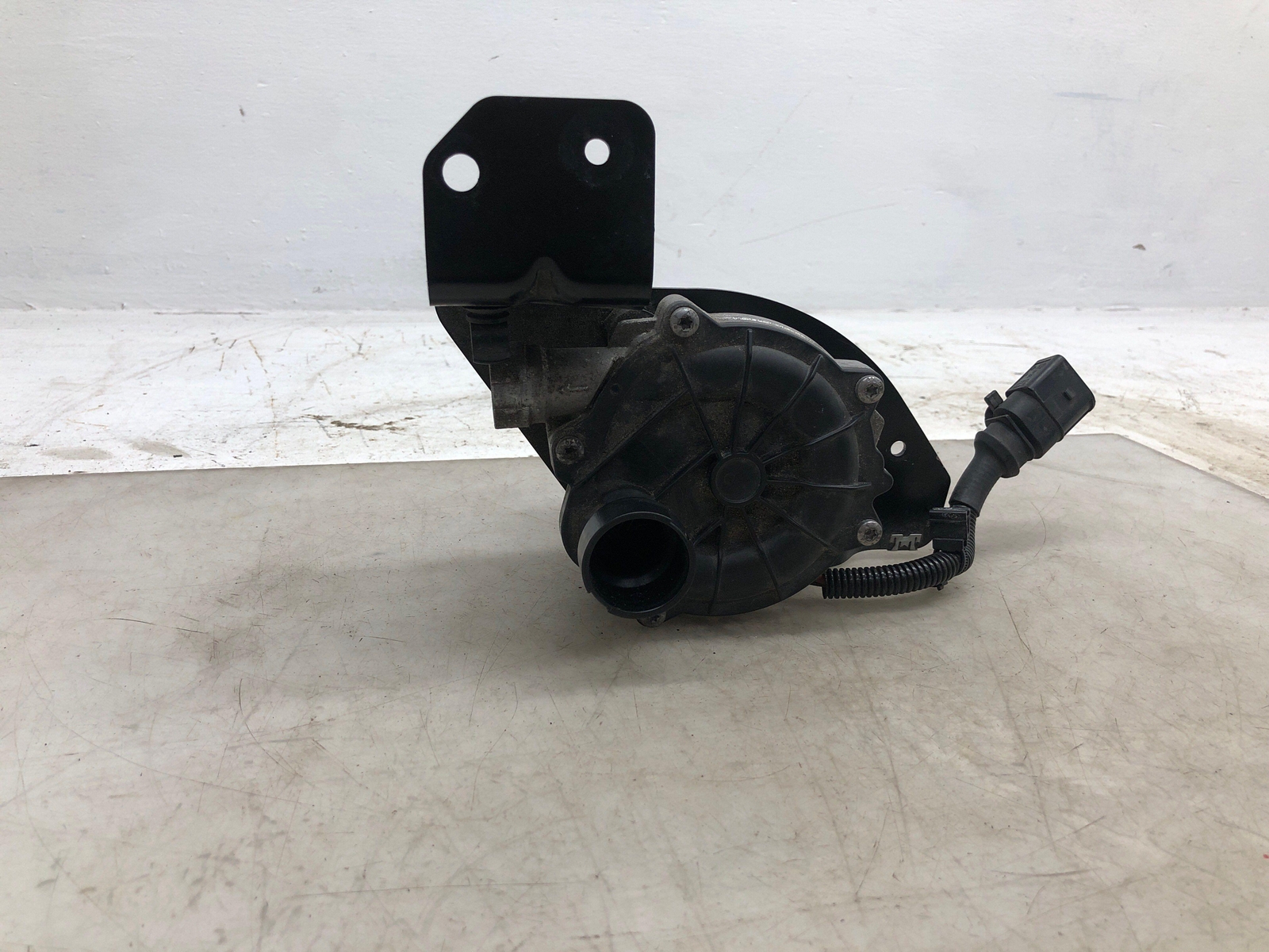 2016-2020 BENTLEY BENTAYGA 6.0L W12 SECONDARY AIR INJECTION PUMP 079959231G OEM