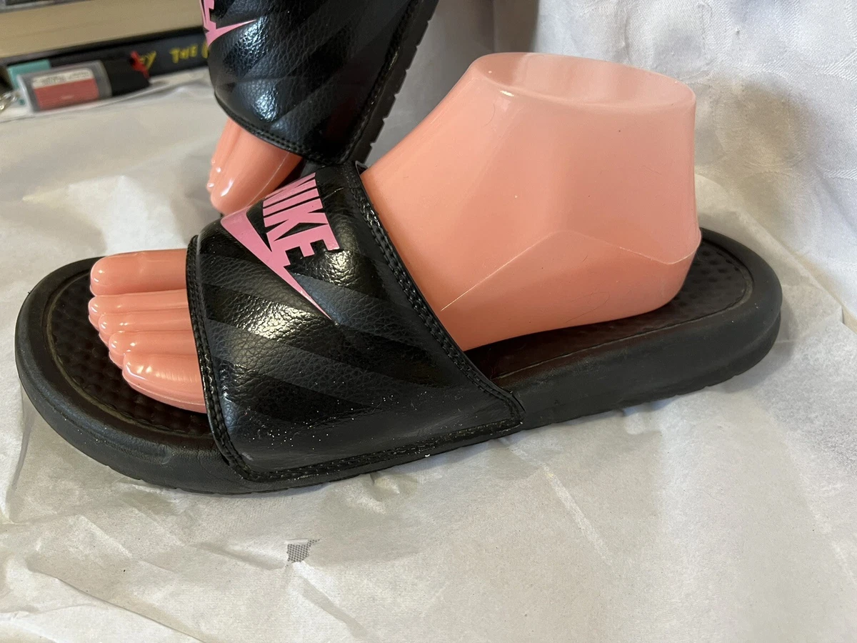 Nike benassi slides hotsell pink and black