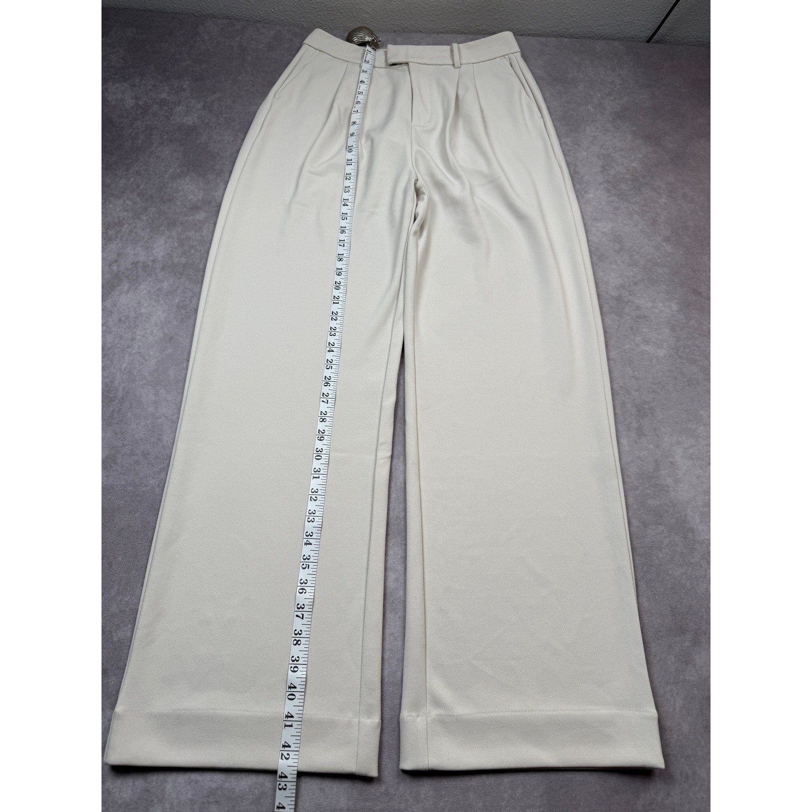 NWT CUTS Essential Pant Womens 8 Beige Bisque Pleated Wide Leg Trousers Stretch thumbnail 2