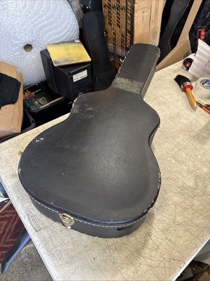 Superior Canada Hardshell Grand Auditorium Acoustic Guitar Case 15.5'' body x 40''