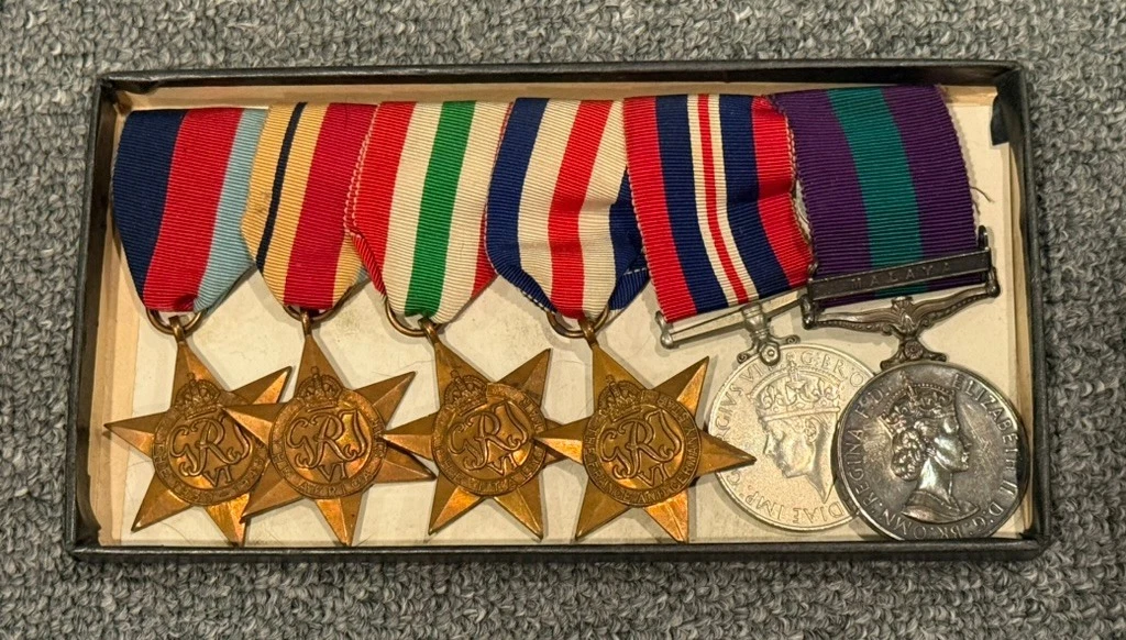英国勲章・第二次世界大戦（1939～1945年）、刻印有、アンティーク 英国勲章・第二次世界大戦（1939～1945年）、刻印有、アンティーク