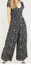 URBAN OUTFITTERS Laura Floral Jumpsuit Size Medium Great Condition CUTE