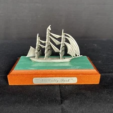 Vintage 1982 The Cutty Sark Ship Figurine Boat Desk Decor Paper Weight