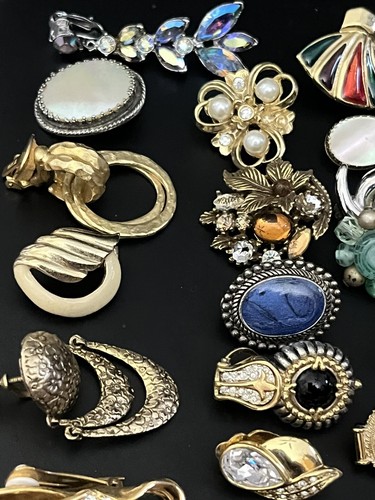 Vintage Signed & Unsigned SINGLE Clip-On Earrings Jewelry Lot Crafts/Wear 49pcs - Picture 13 of 20
