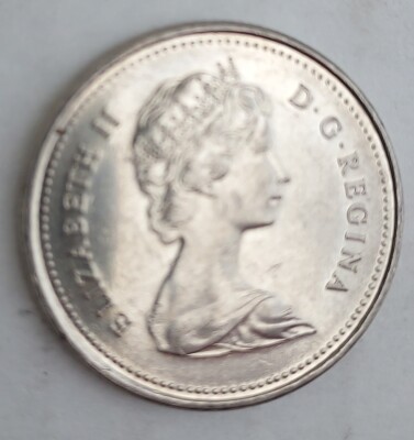 1982 Canada 25 Cent Coin Quarter Caribou/ Queen Elizabeth II D. G.