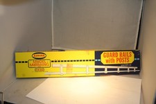 1965 AURORA 1532 GUARD RAILS WITH POSTS Model Motoring in HO Scale with Box