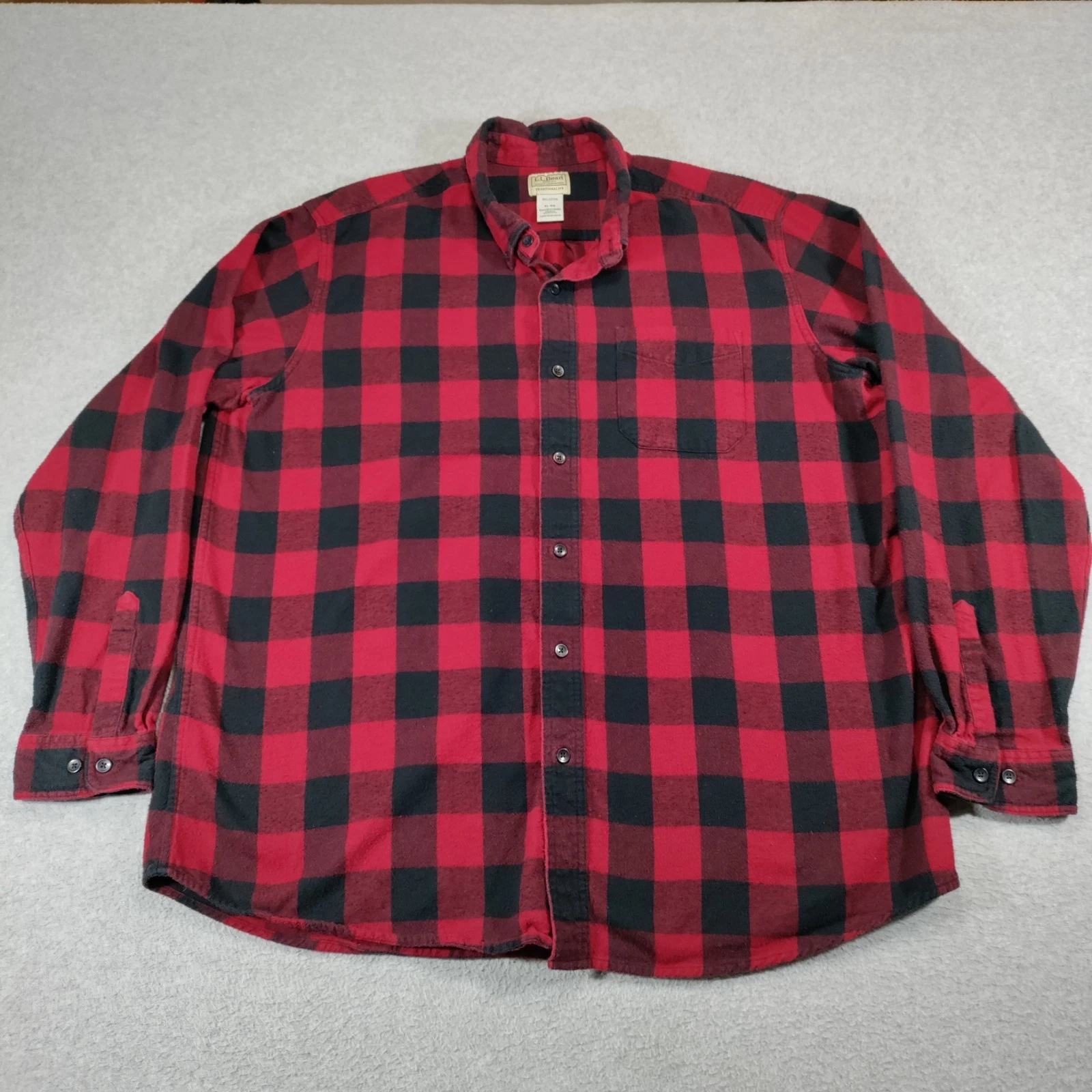 L.L.Bean Mens XL-RG Traditional Fit Flannel Shirt Red Black Buffalo Plaid Cotton