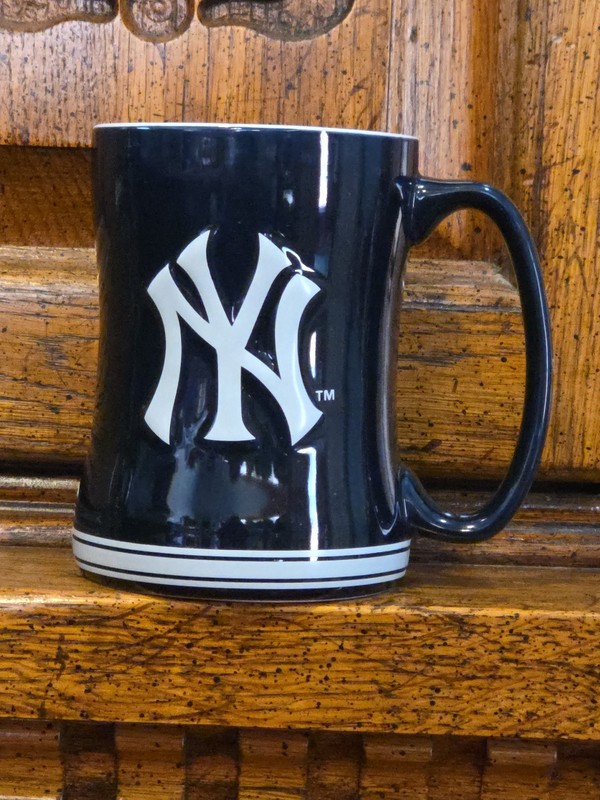 2012 Boelter Brands New York Yankees MLB Ceramic 14 oz Coffee Cup Mug