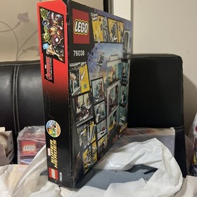 Lego 76038 - Marvel Super Heroes - Attack on Avengers Tower - Brand New