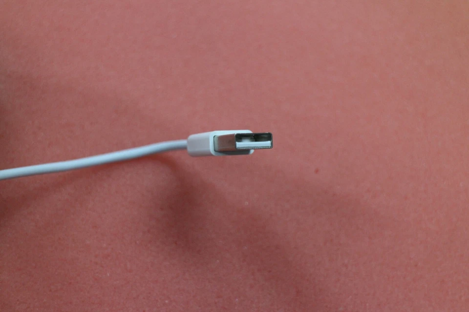 New Genuine Apple USB Wire Keyboard/ Mouse To USB-A Extension Cable PC 591-0240 - Image 3 of 4