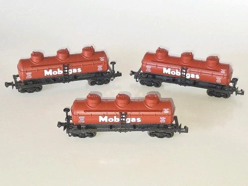 Lifelike N Scale Mobil Tankers x 3. Excellent Cond. Metal Wheels. No Box. 1:160