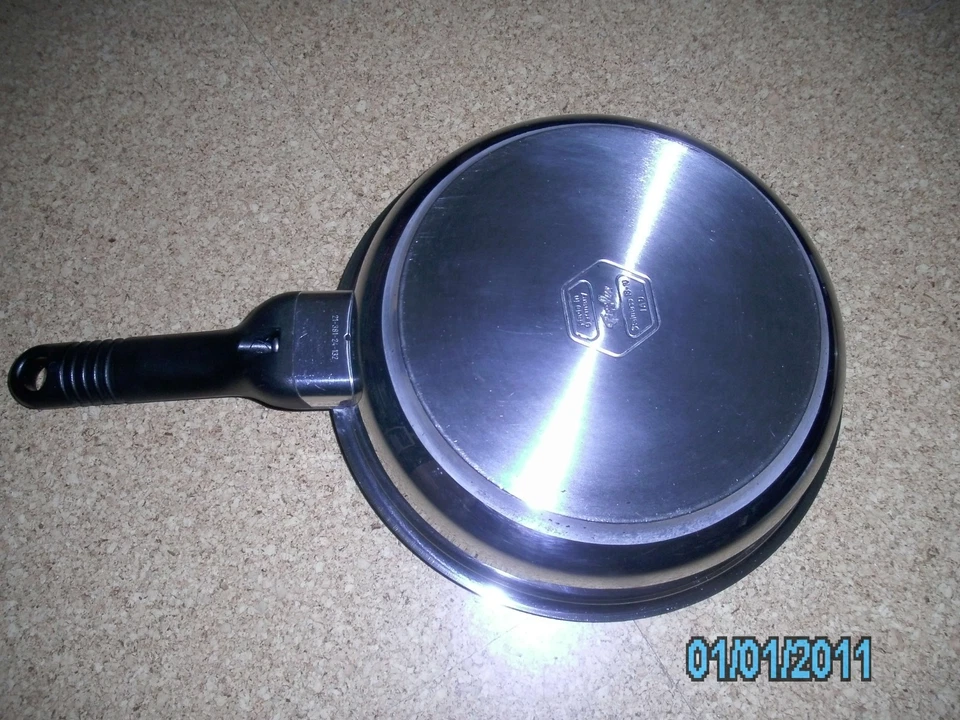 Fissler 26cm Stielpfanne ohne Beschichtung, mit Waffelboden, kein Induktion - Bild 2 von 4