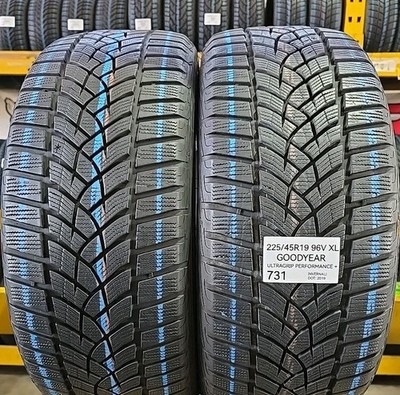 2x GEBRAUCHTREIFEN GOODYEAR ULTRAGRIP PERFORMANCE + WINTER 225 45 R19 96V XL