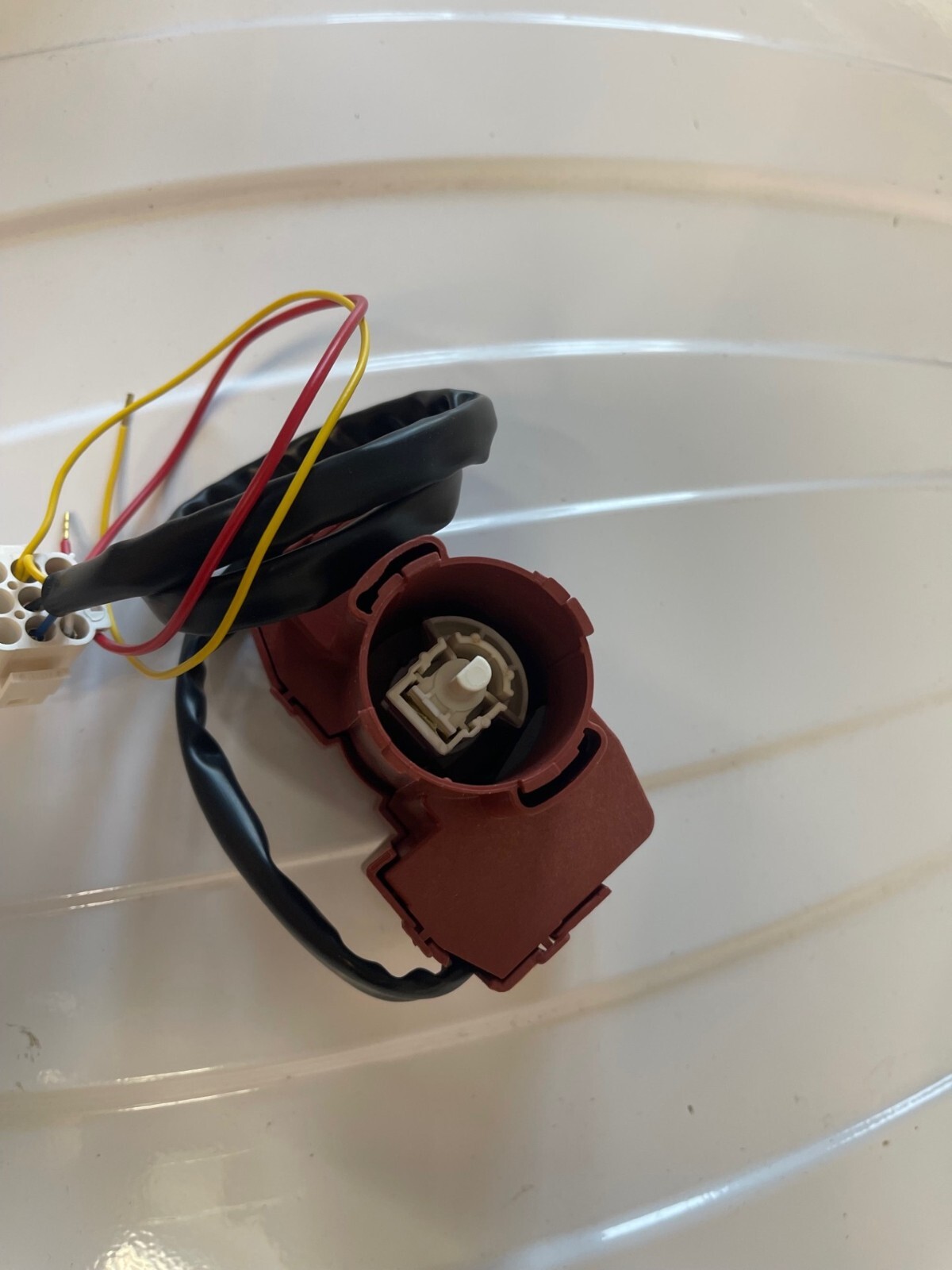 Switch Push Pull C00630603 OKI à double contact pour optimiser vos installations