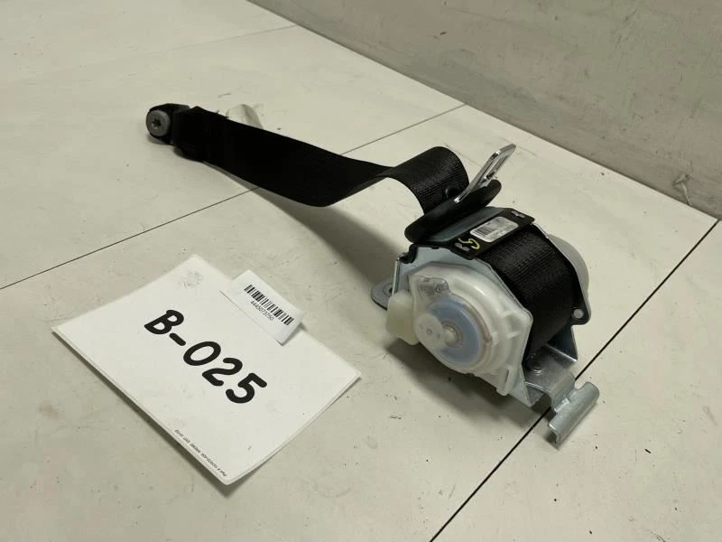 Chevrolet Malibu 2014 retractor de cinturón de seguridad trasero derecho OEM+ Foto 2 de 4