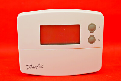 Danfoss RT51 Digitales kabelgebundenes Set-Back Thermostat 087N699600