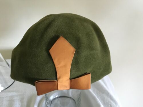 1940's Vintage Green Hat Beret, Genuine Velour Hat - image 1