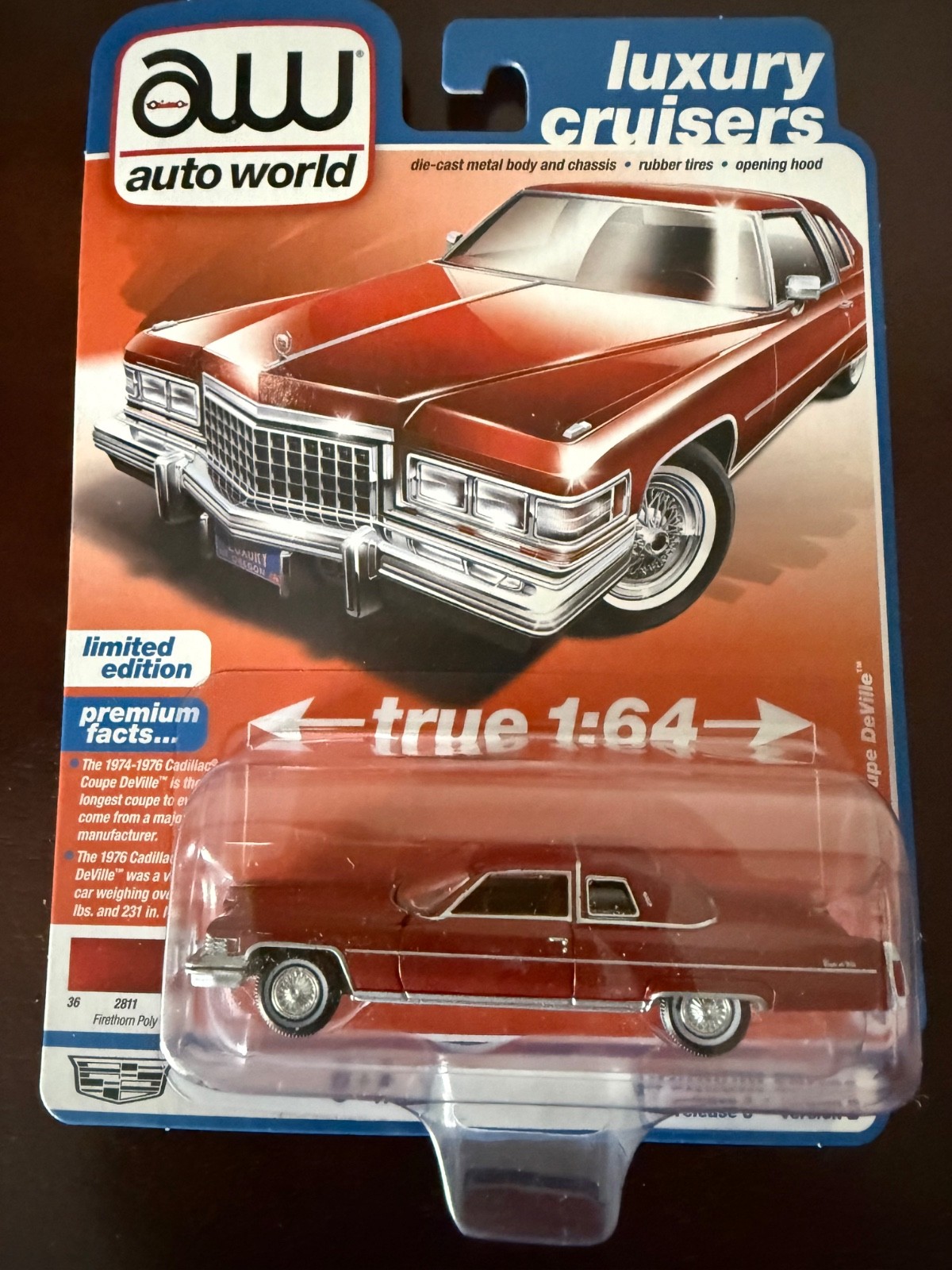 1/64 AUTO WORLD LUXURY CRUISERS 1975 CADILLAC COUPE DEVILLE Firethorn