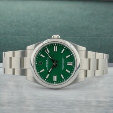 Rolex Oyster Perpetual 41 Green Index Dial on Oyster 124300 Complete 2025 11