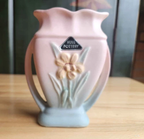Vintage Hull Pottery 4 3/4 inch Vase, Iris  Incised Bottom Stamp