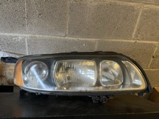 VOLVO S60 DRIVERS SIDE  HEADLIGHT HEADLAMP  30698830