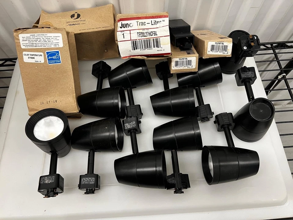 Lote de 11 Juno 10W Trac-Lites LED 2700K 90 CRI Negro Montaje en Pared R600L27HCFBL Foto 2 de 4