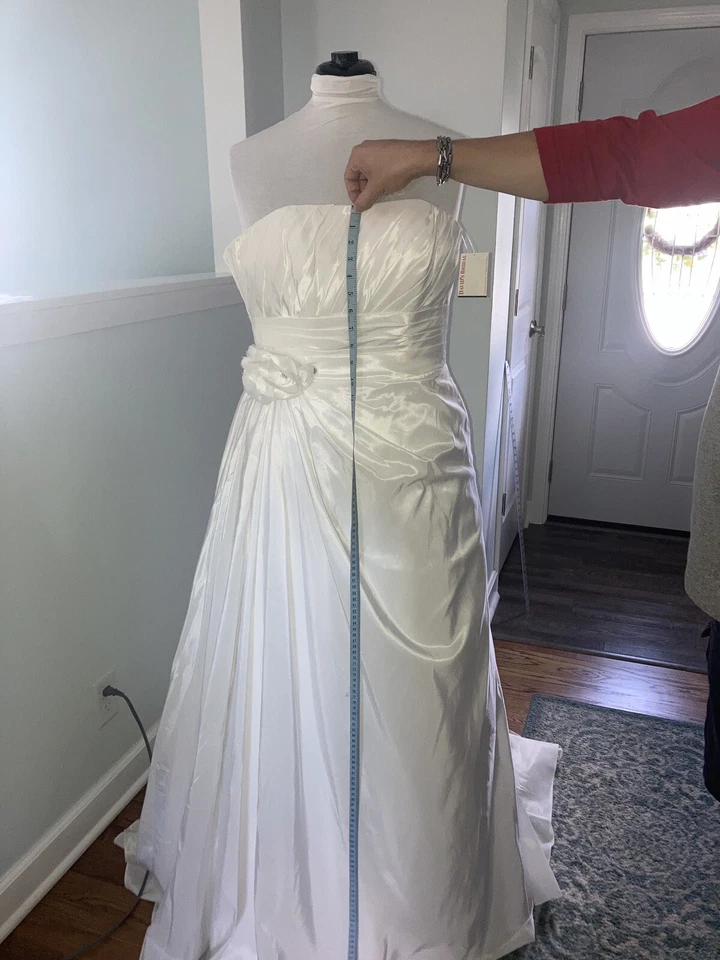 David's Bridal Wedding Dress Gown New Size 10 Style # WG3025 Strapless taffeta - Image 4 of 4